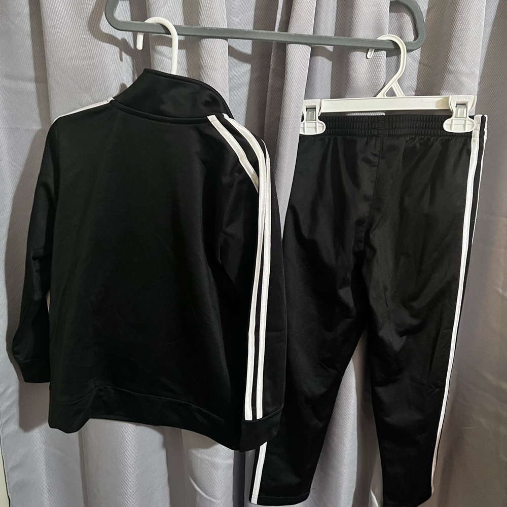 Boys Adidas Tracksuit - Picture 3 of 4